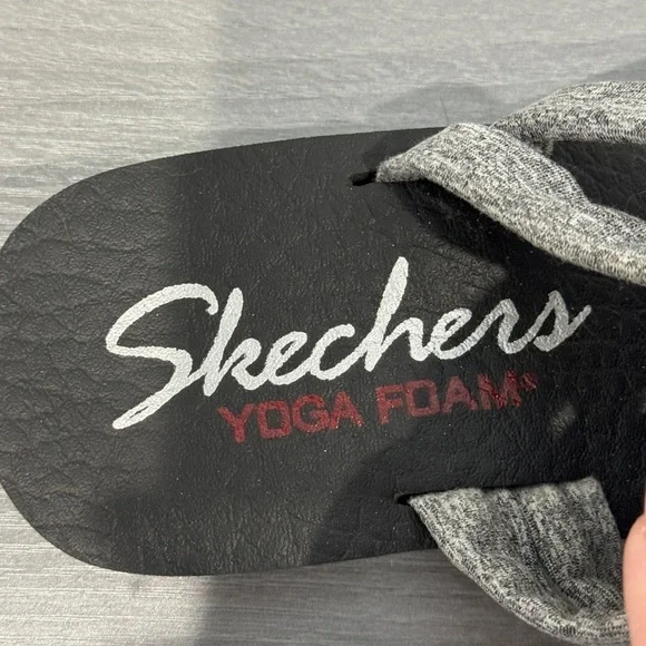 Skechers Yoga Foam Gray Thong Cloth Women’s Sandals (Size 7) - Picture 6 of 7